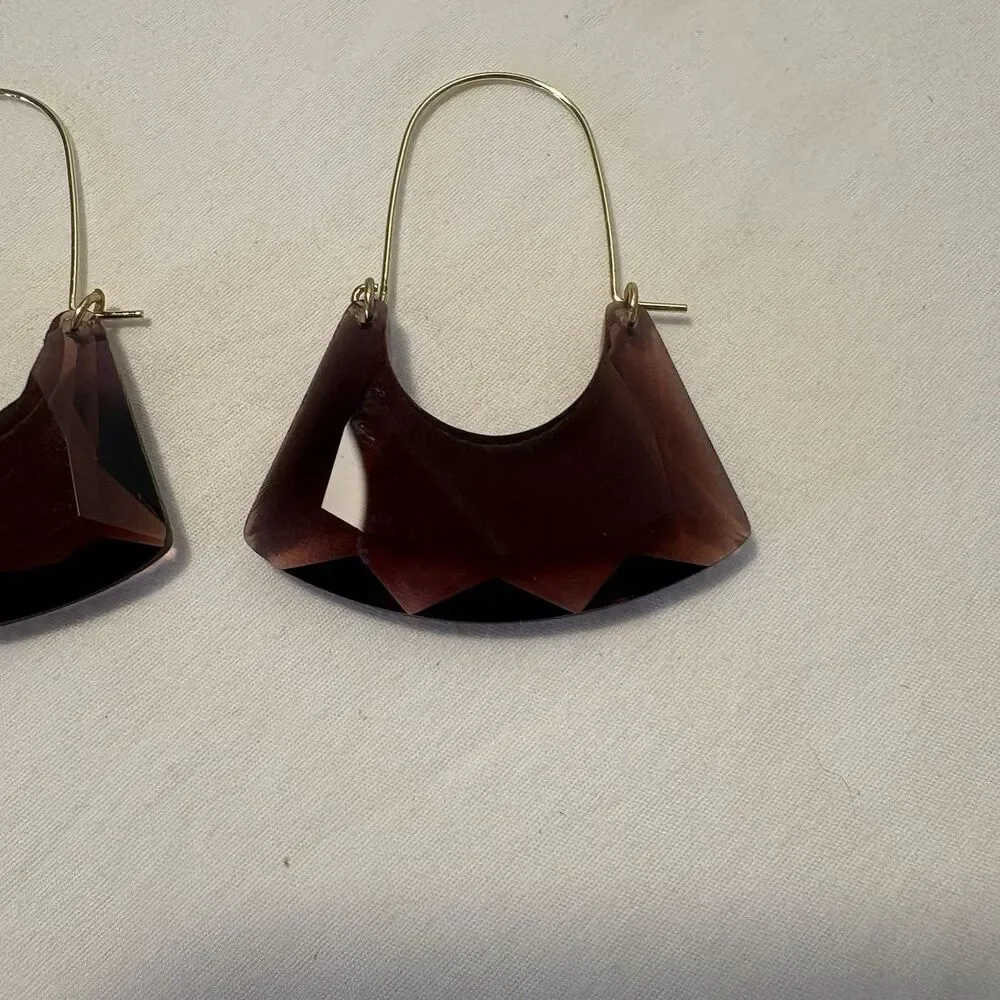 Anthropologie Purple Amber Bezel Cut Crystal Gold Wire Shiny Drop Earrings 2”x2”